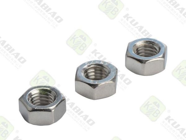 復(fù)合板用螺絲能固定?。◤?fù)合板用什么釘）