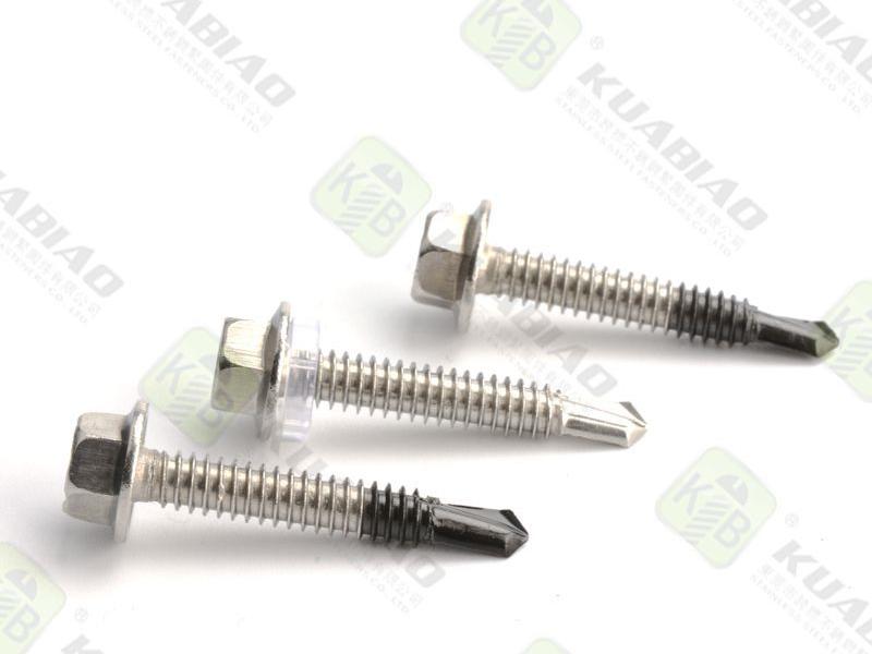 光伏板的螺絲如何上(光伏板的螺絲如何上墻)